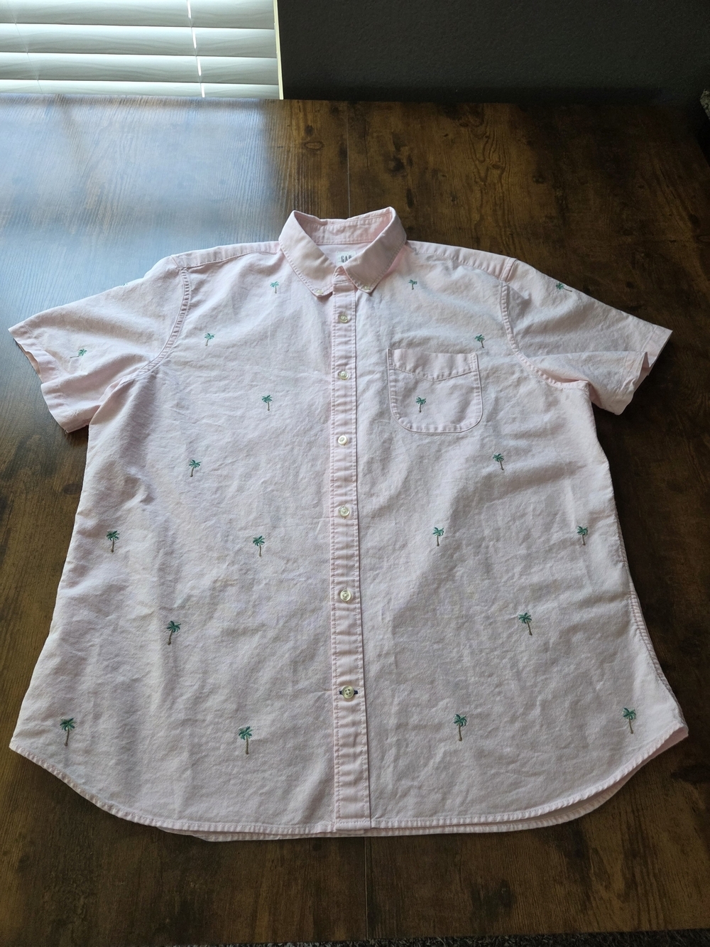 GAP Light Pink Oxford Cotton Short-Sleeve Button-Up Embroidered Palm Trees Shirt